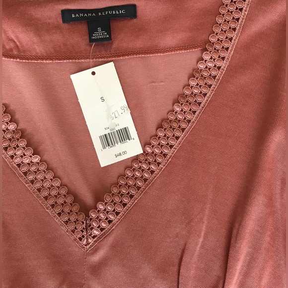 Banana Republic NWT Women’s Small (S) Peach Empire Waist V-Neck Top - Picture 4 of 5